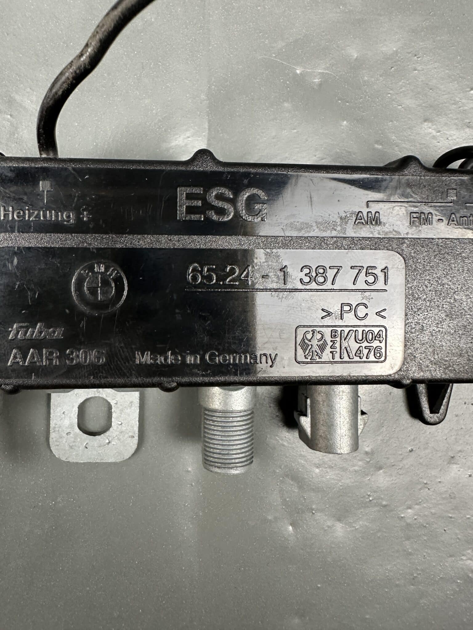 65241387751 / 1387751 BMW E36 Antenna Amplifier Fuba AAR 306