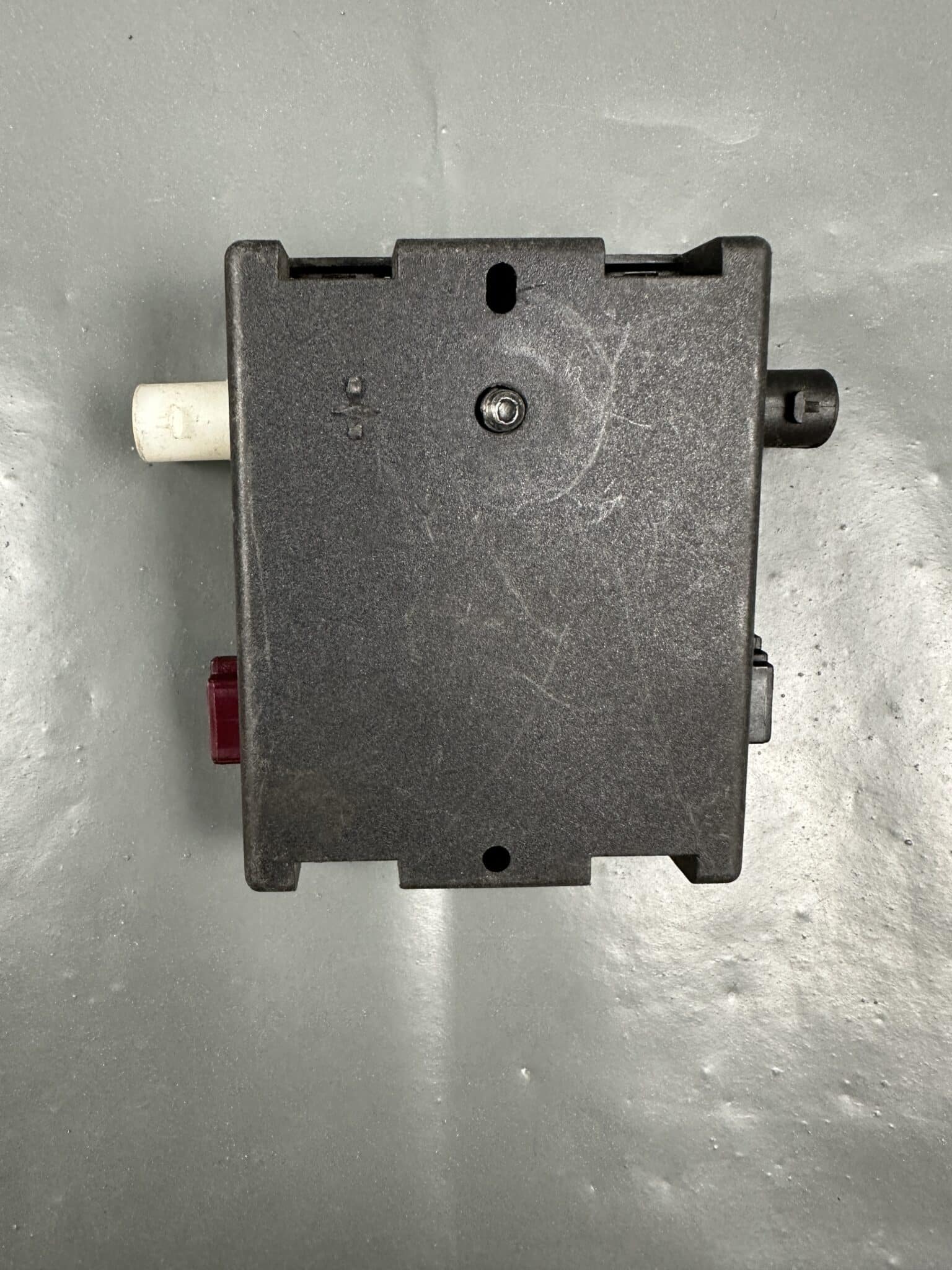 65206934648 / 6934648-06 BMW E91 Antenna Trap Circuit Noise Filter Hirschmann