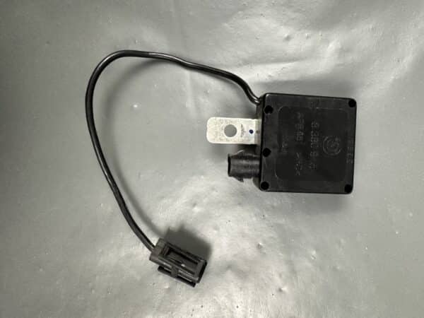 65248380945 / 8380945 BMW E39 E53 Antenna Suppression Noise Filter Fuba