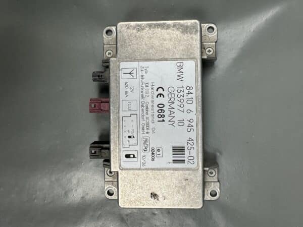 84106945425 / 6945425 BMW E46 E53 E81 E87 E85 E86 Phone Antenna Diplexer Booster Module