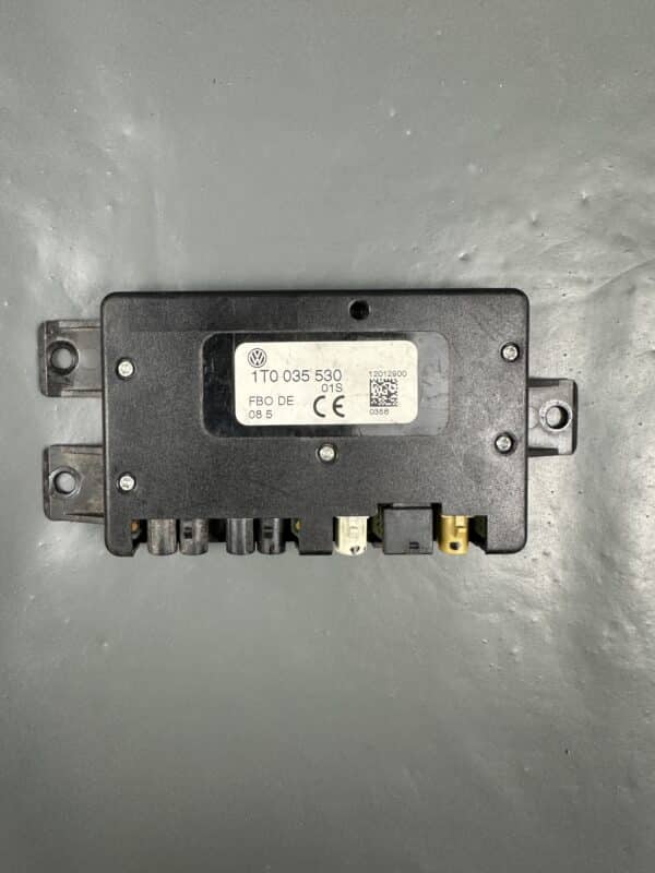 1T0035530 / 1T0 035 530 VW Touran Golf V Passat B6 Touareg Radio Antenna Amplifier Module