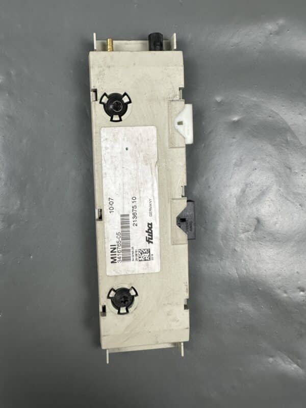 65203416765 / 3416765-05 MINI R55 R56 Radio Antenna Amplifier Diversity Module