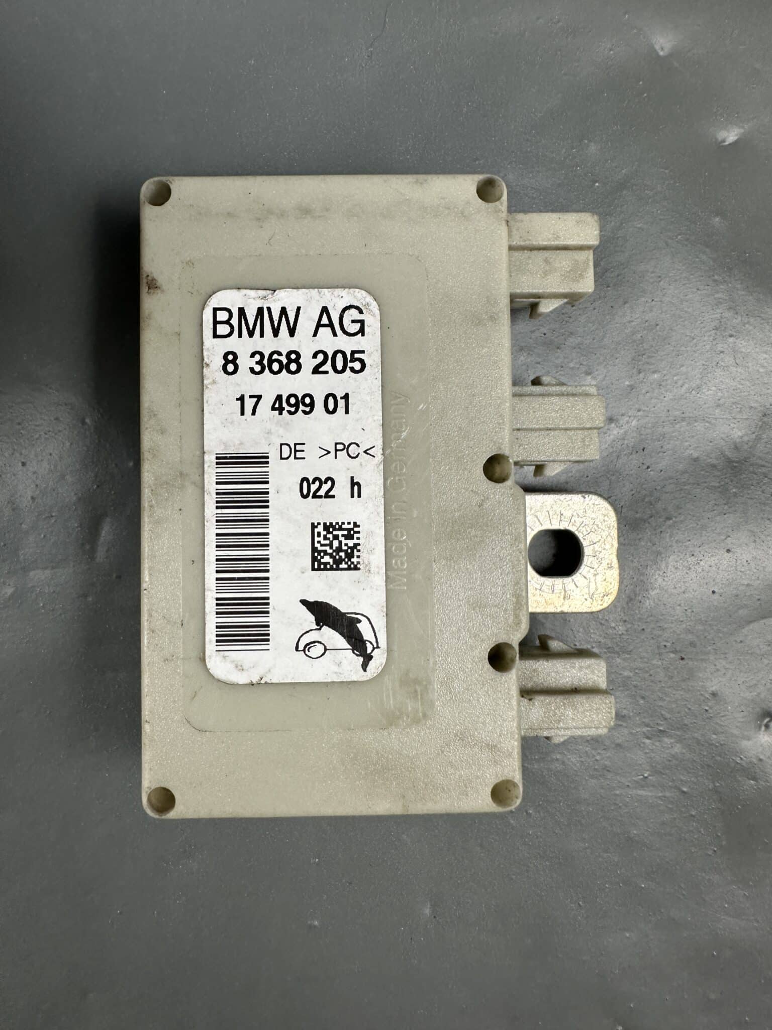 65248368205 / 8368205 BMW E46 E65 E66 E67 Radio Antenna Trap Circuit Signal Filter