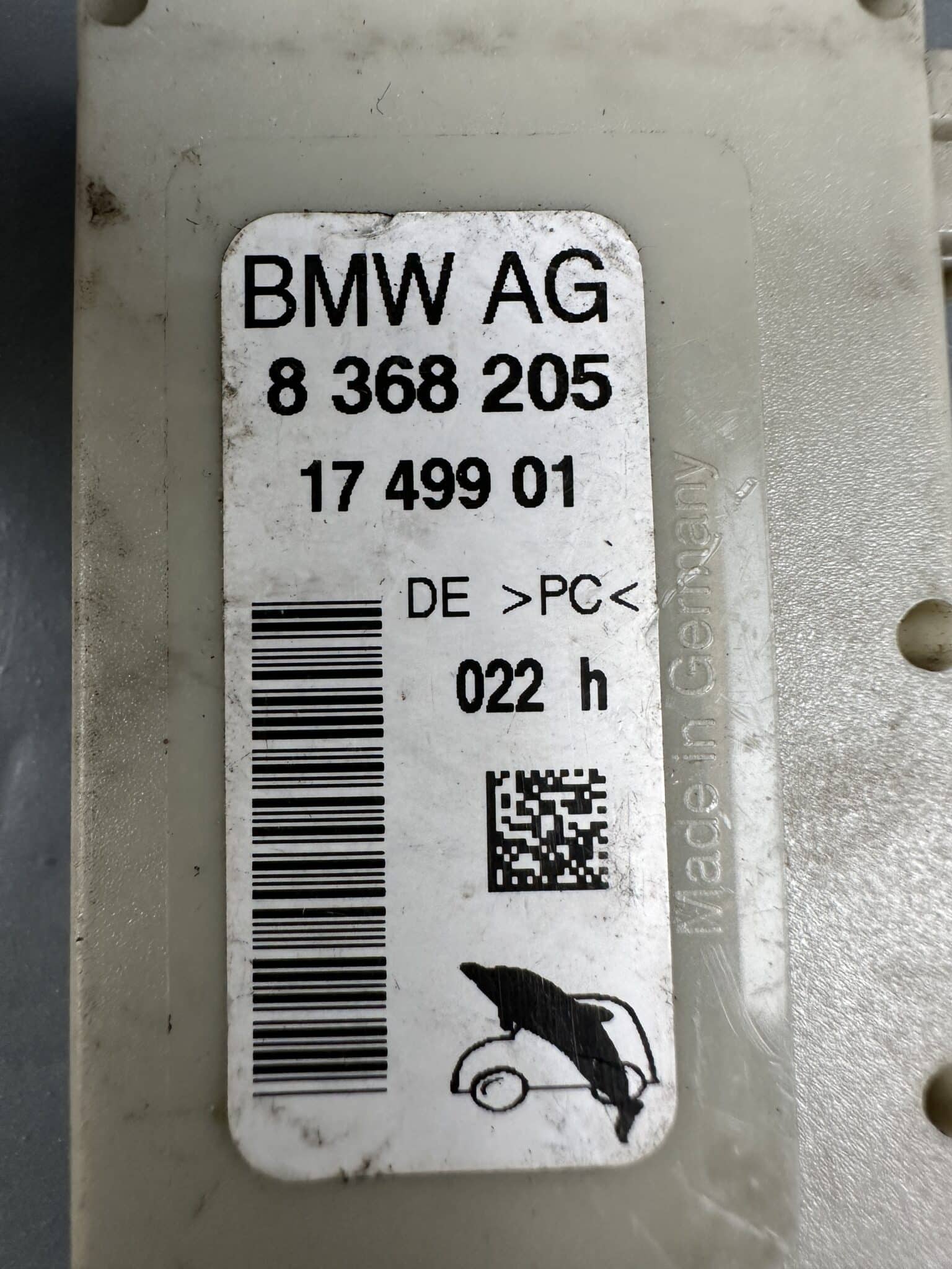 65248368205 / 8368205 BMW E46 E65 E66 E67 Radio Antenna Trap Circuit Signal Filter