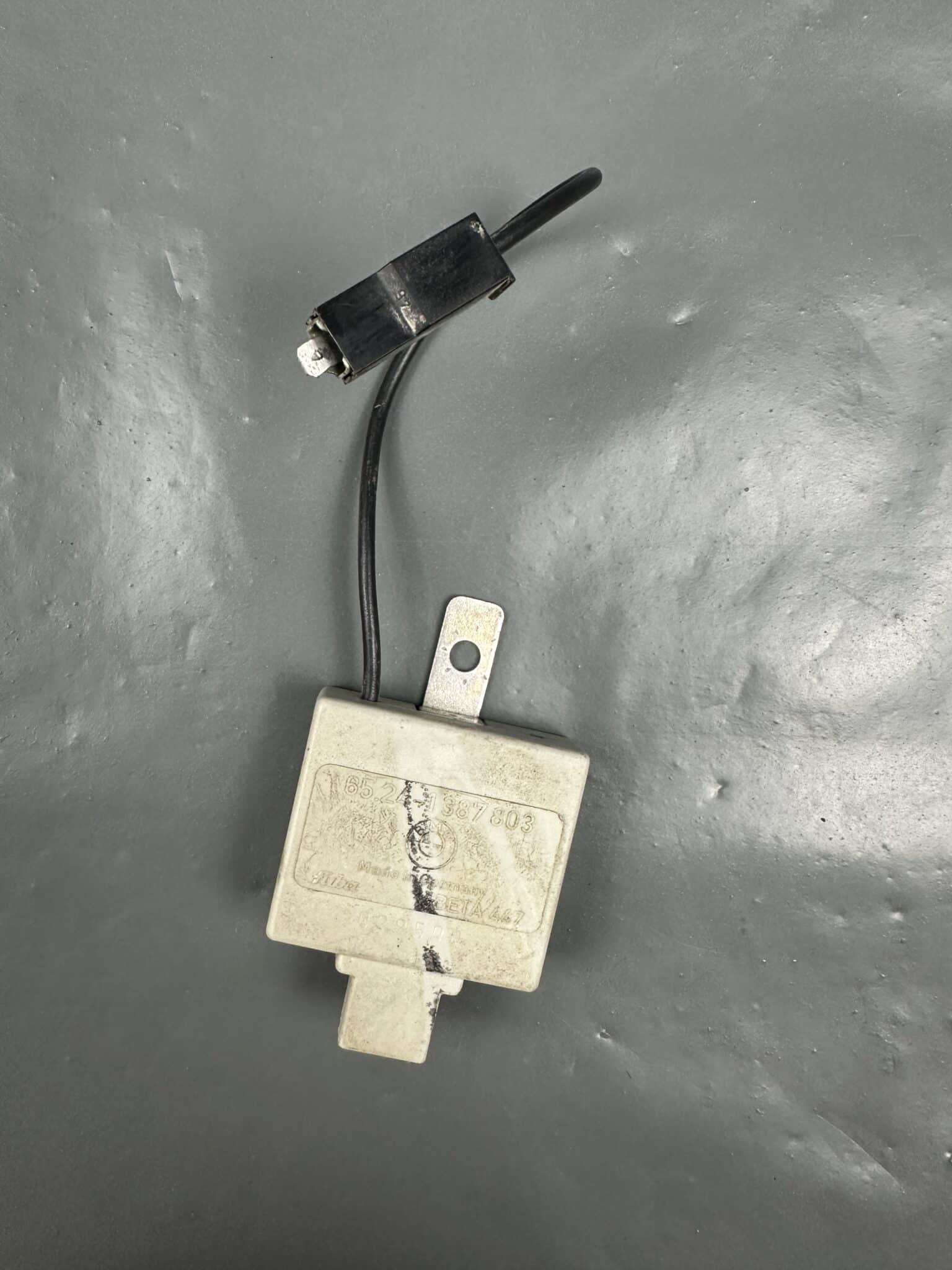 65241387803 / 1387803 BMW E36 Radio Antenna Amplifier Trap Circuit Fuba BETA 447