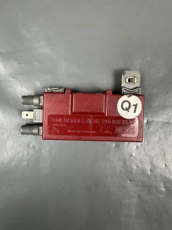 A2108203389 / 2108203389 Mercedes W210 W203 TV Antenna Amplifier Television Tuner Module