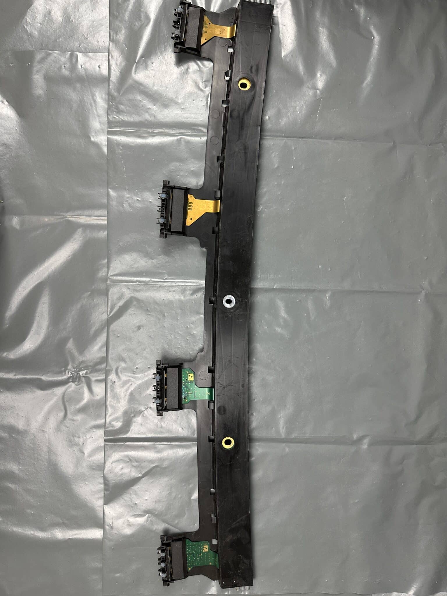 A2208200189 / 2208200189 Mercedes W220 C215 TV Radio Antenna Amplifier Fuba AAT 740