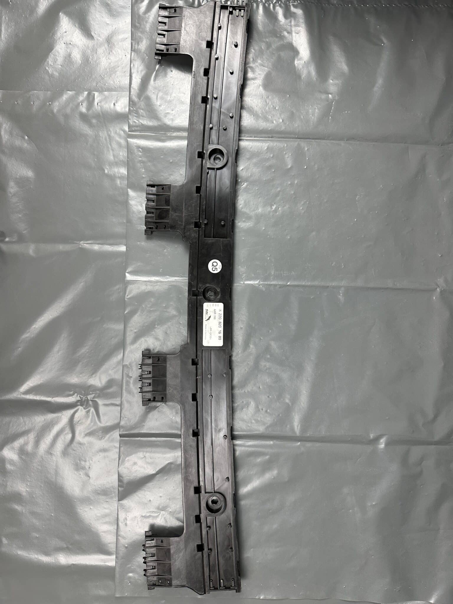A2208201689 / 2208201689 Mercedes W220 S-Class Radio Antenna Amplifier Fuba AAR 788