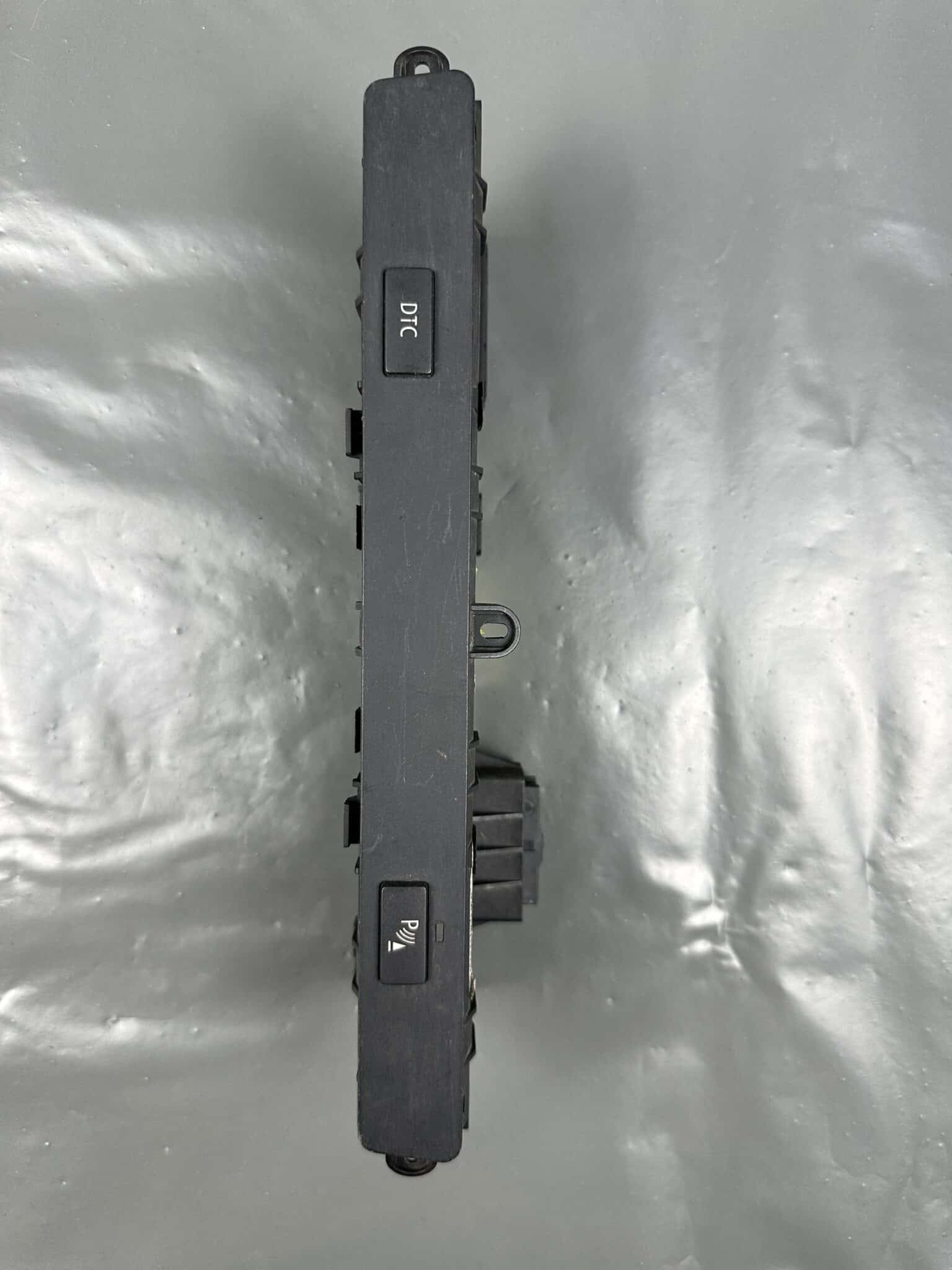 61319163846 / 9163846-01 BMW E63 E64 PDC Parking Control Switch Panel Delphi