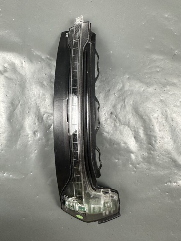 8V0949102A / 949102A Audi A3 S3 RS3 8V Right Mirror LED Indicator Hella 011.010-04