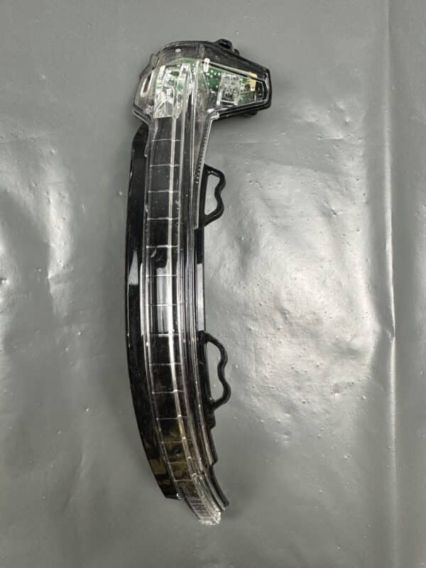 8W0949101 / 949101 Audi A4 S4 RS4 B9 A5 S5 RS5 F5 Left Mirror LED Indicator
