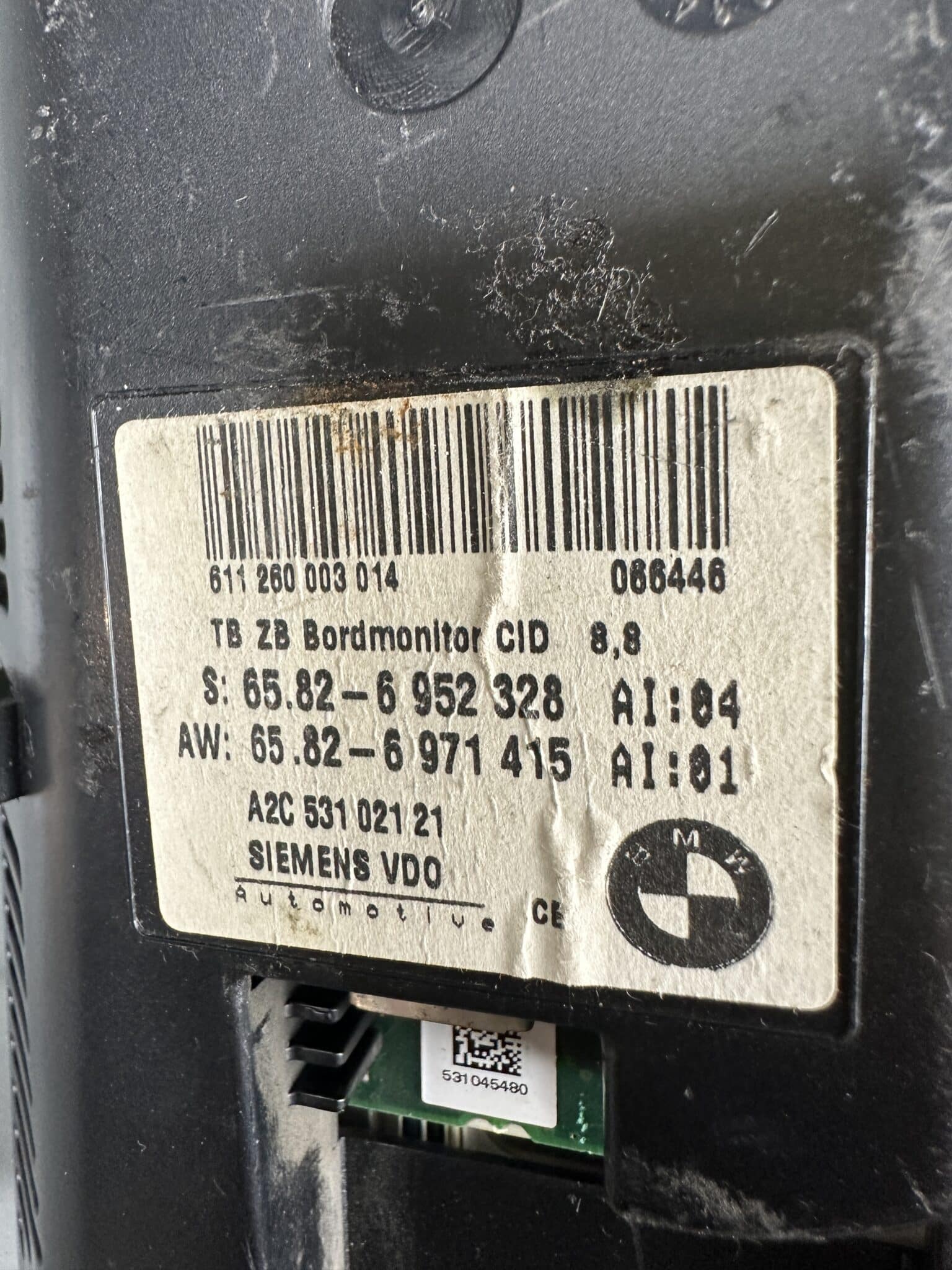 65826952328 / 6952328 BMW E60 E61 E63 E64 8.8" CCC iDrive Display Siemens VDO A2C53102121