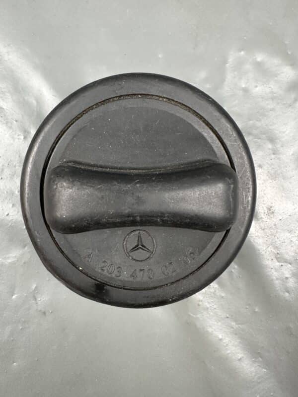 A2034700205 / A1684700405 Mercedes W203 W210 W220 Fuel Tank Cap Assembly
