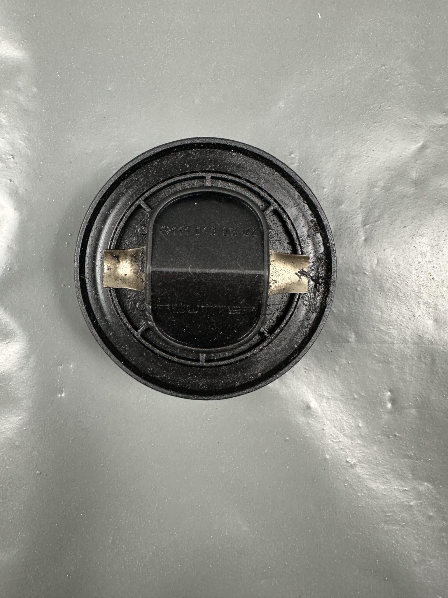 1110180302 Mercedes W124 W201 W210 Engine Oil Filler Cap