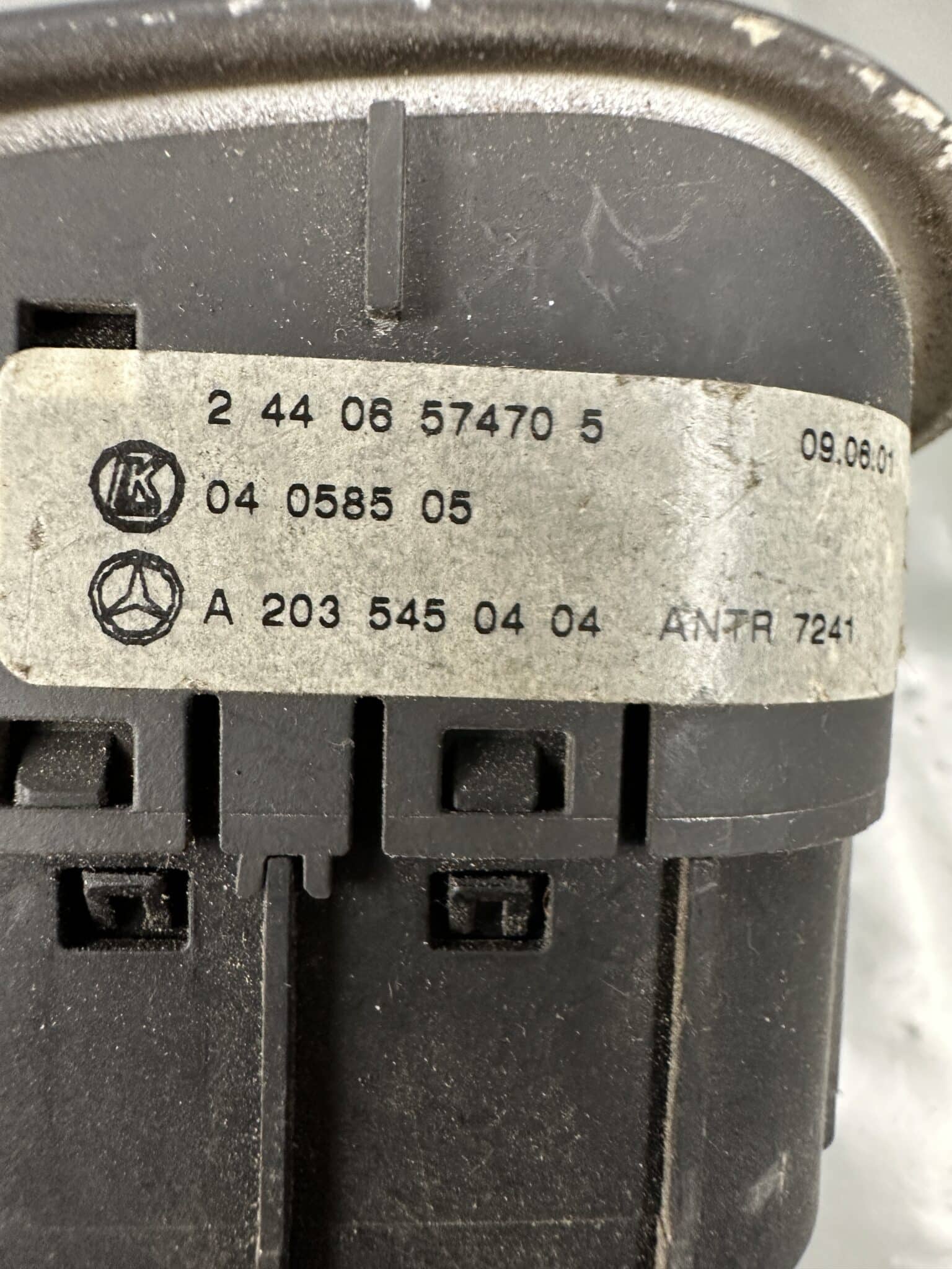 A2035450404 / 04058505 Mercedes W203 C-Class Headlight Light Control Switch Panel