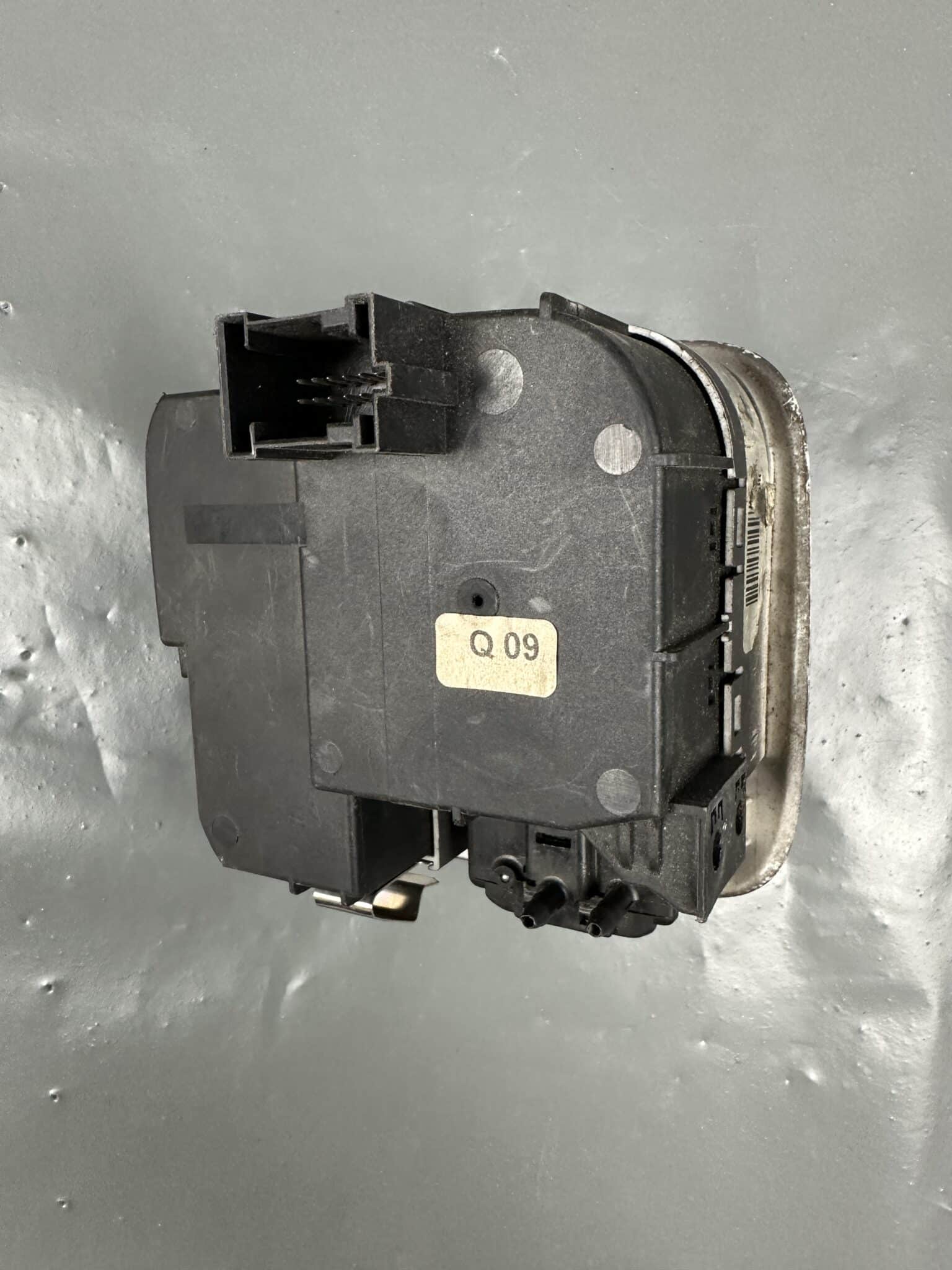 A2035450404 / 04058505 Mercedes W203 C-Class Headlight Light Control Switch Panel
