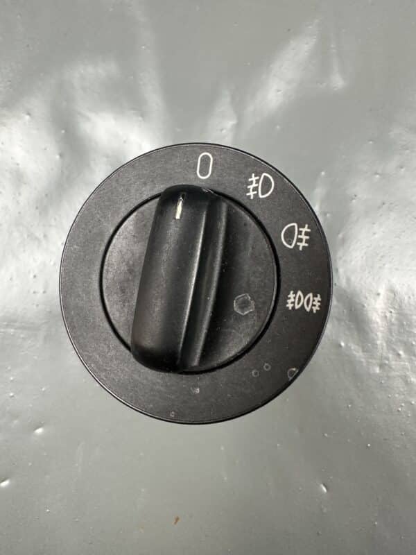 8352215 / 61318352215 BMW E38 E39 Fog Light Control Switch – OEM Used & Tested