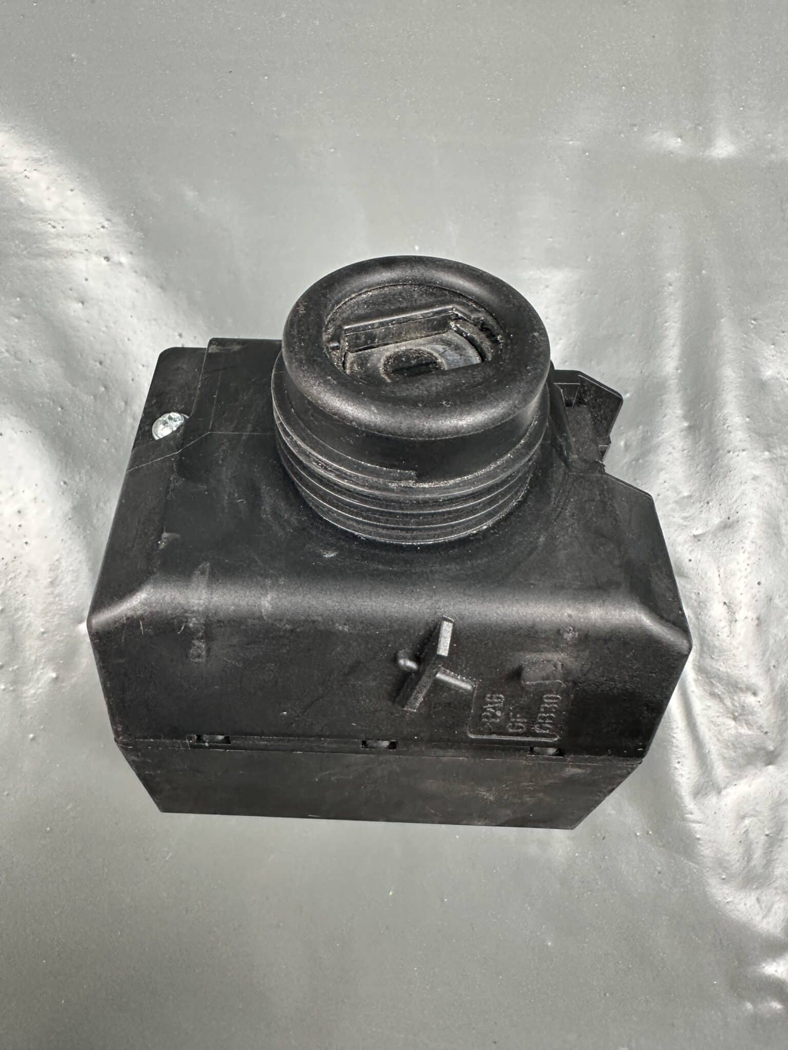 A1695451308 / 04156905 Mercedes W169 W245 Leopold Kostal EIS EZS Electronic Ignition Switch Module – OEM Used & Tested