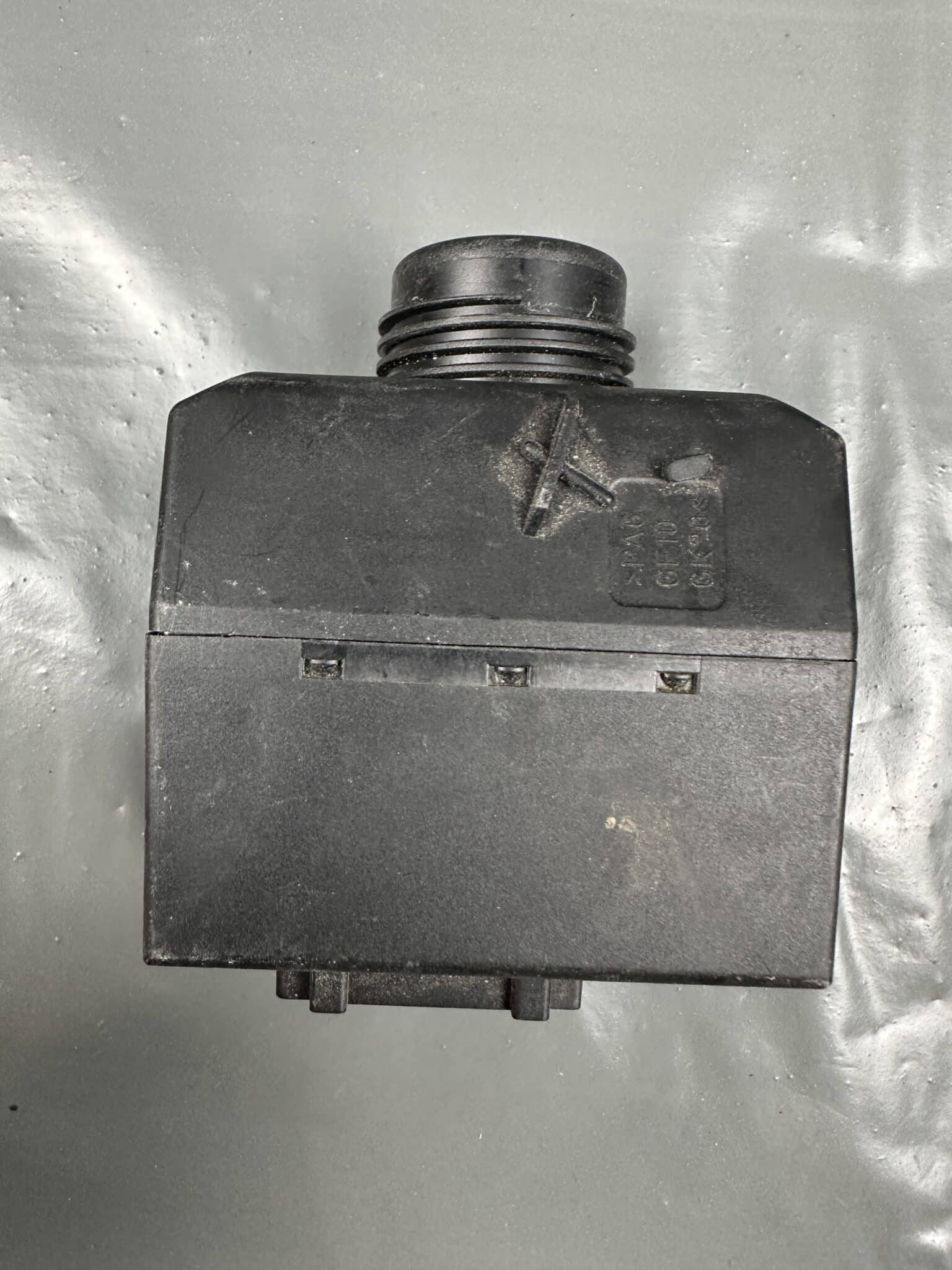 A2095452308 / 33002421 Mercedes W203 CL203 W209 EIS EZS Ignition Switch Module – OEM Used & Tested