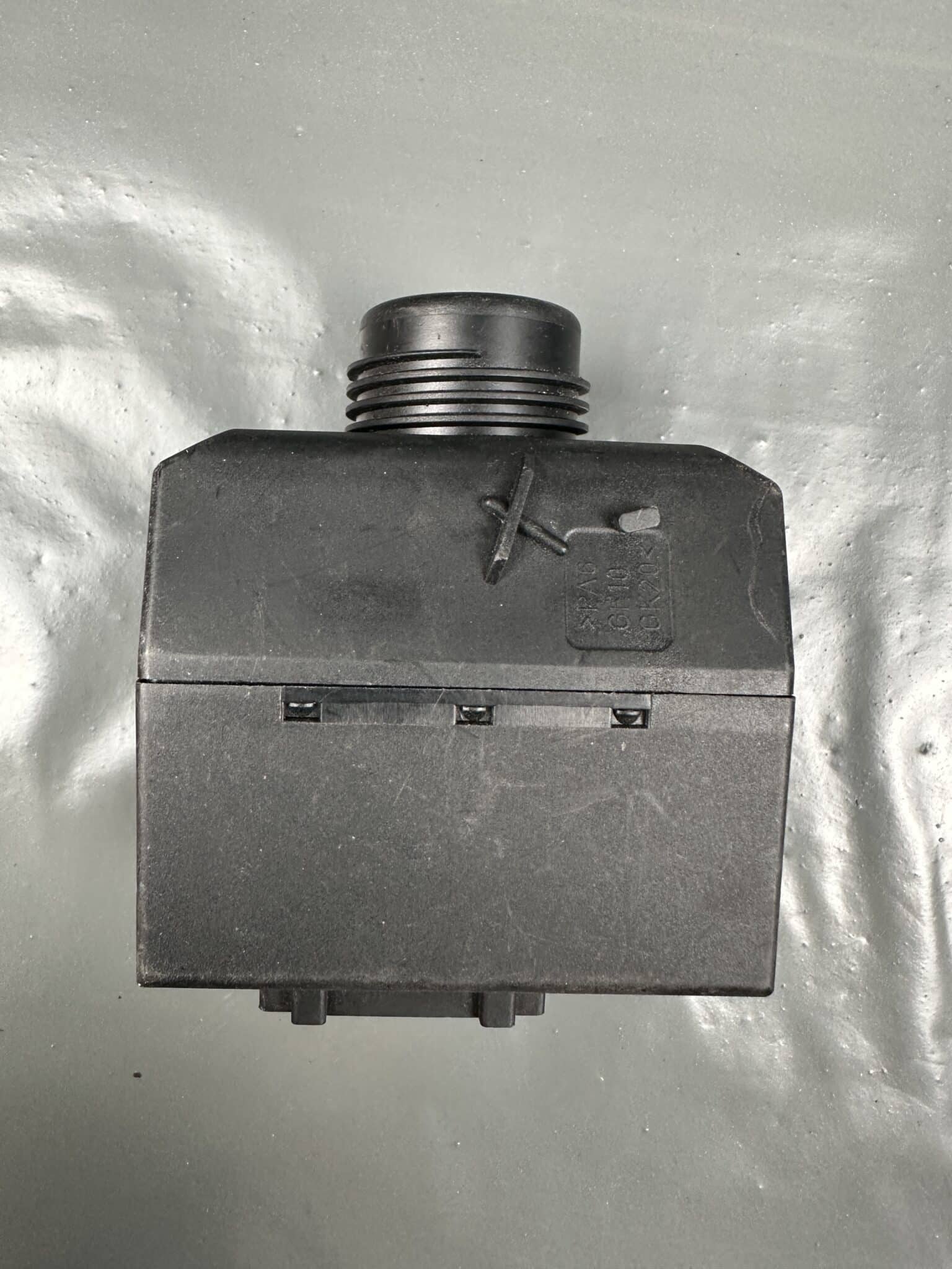 A2095451708 / 33002415 Mercedes W203 CL203 W209 EIS EZS Ignition Switch Module – OEM Used & Tested