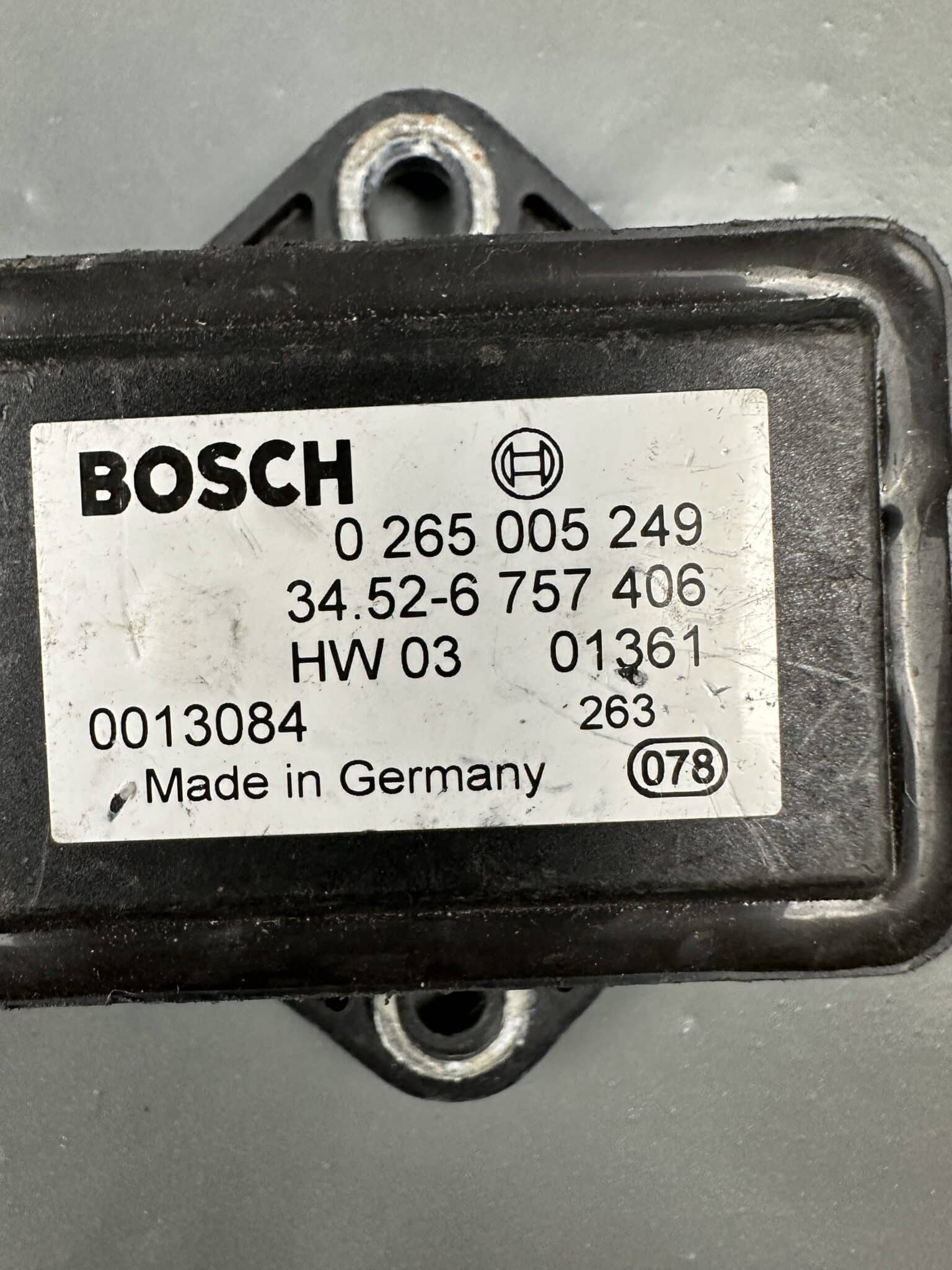 34526757406 / 0265005249 BMW 7 Series E65 E66 745Li 760Li Bosch DSC Yaw Rate Sensor – OEM Used & Tested