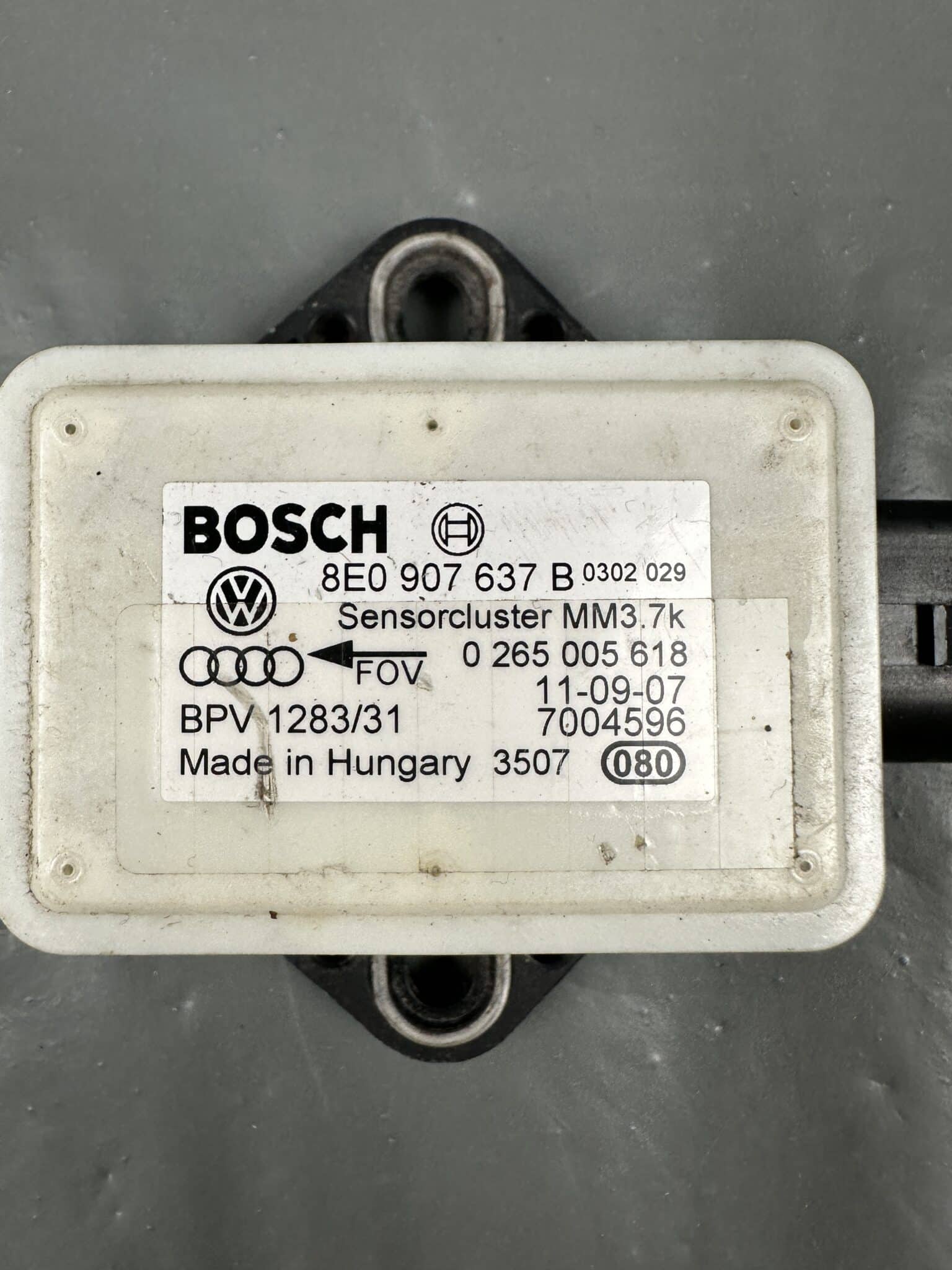 8E0907637B / 0265005618 Audi A4 B7 RS4 A6 C6 RS6 R8 Bosch MM3.7k ESP Yaw Rate Sensor – OEM Used & Tested