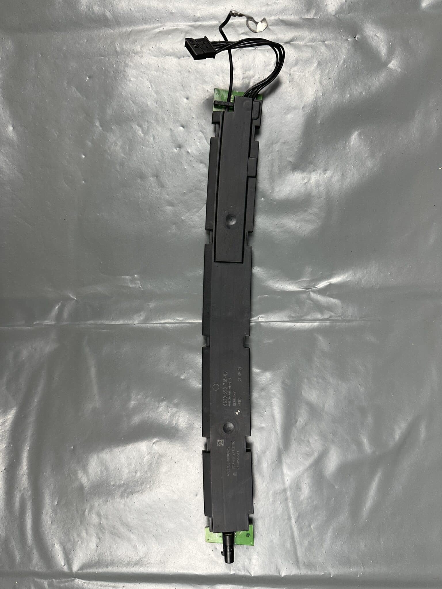 65206931718 / 6931718 BMW E60 M5 Diversity Antenna Amplifier 868MHz – OEM Used & Tested