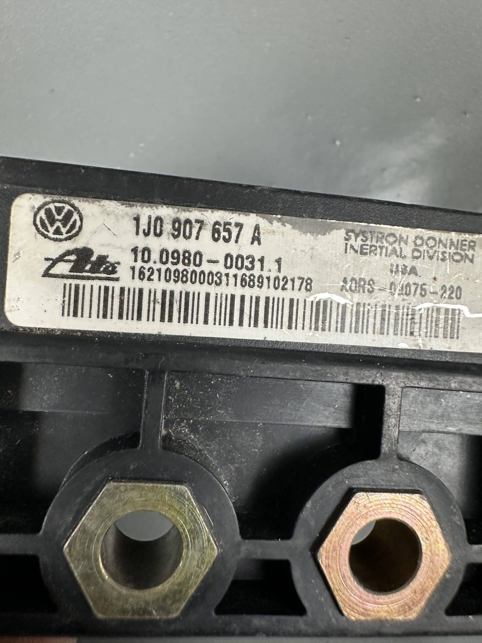 1J0907657A / 1J1907637A VW Golf 4 Bora Audi A3 8L TT 8N Capteur de vitesse de lacet ESP – Pièce d'origine, d'occasion et testée