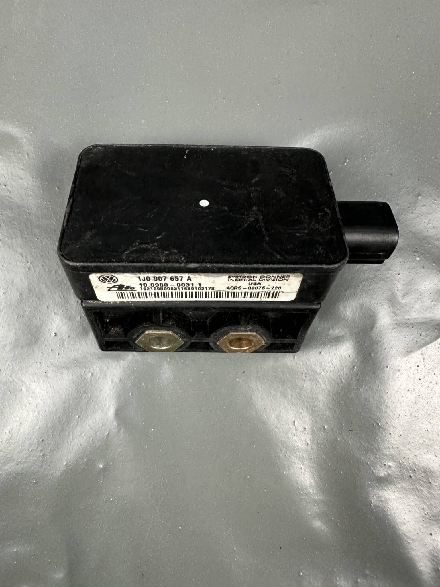 1J0907657A / 1J1907637A VW Golf 4 Bora Audi A3 8L TT 8N Capteur de vitesse de lacet ESP – Pièce d'origine, d'occasion et testée