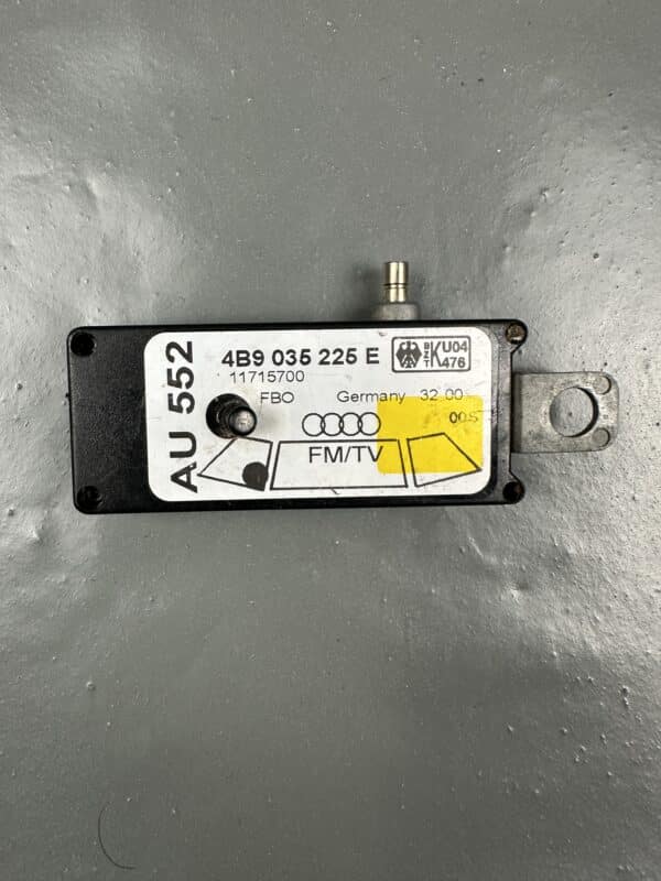 4B9035225E Amplificatore Antenna FM TV Audi A6 S6 RS6 C5 4B Avant – Originale Usato e Testato