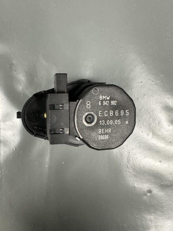 64116942992 / 6942992 BMW E60 E63 E65 Heater Flap Actuator – OEM Used & Tested