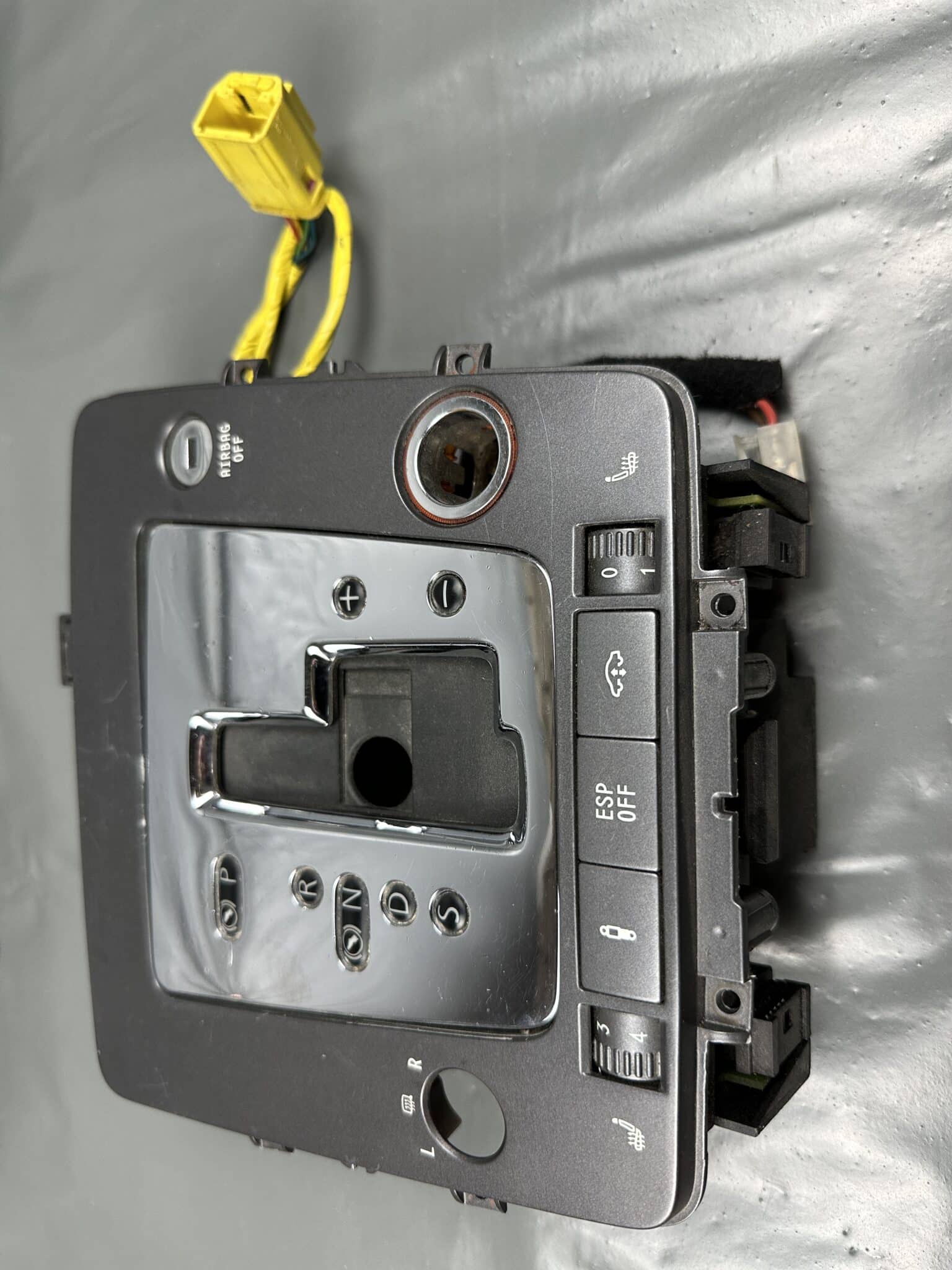 Capac seletor viteze Panou comutator VW Phaeton OEM original folosit și testat 3D0713109A