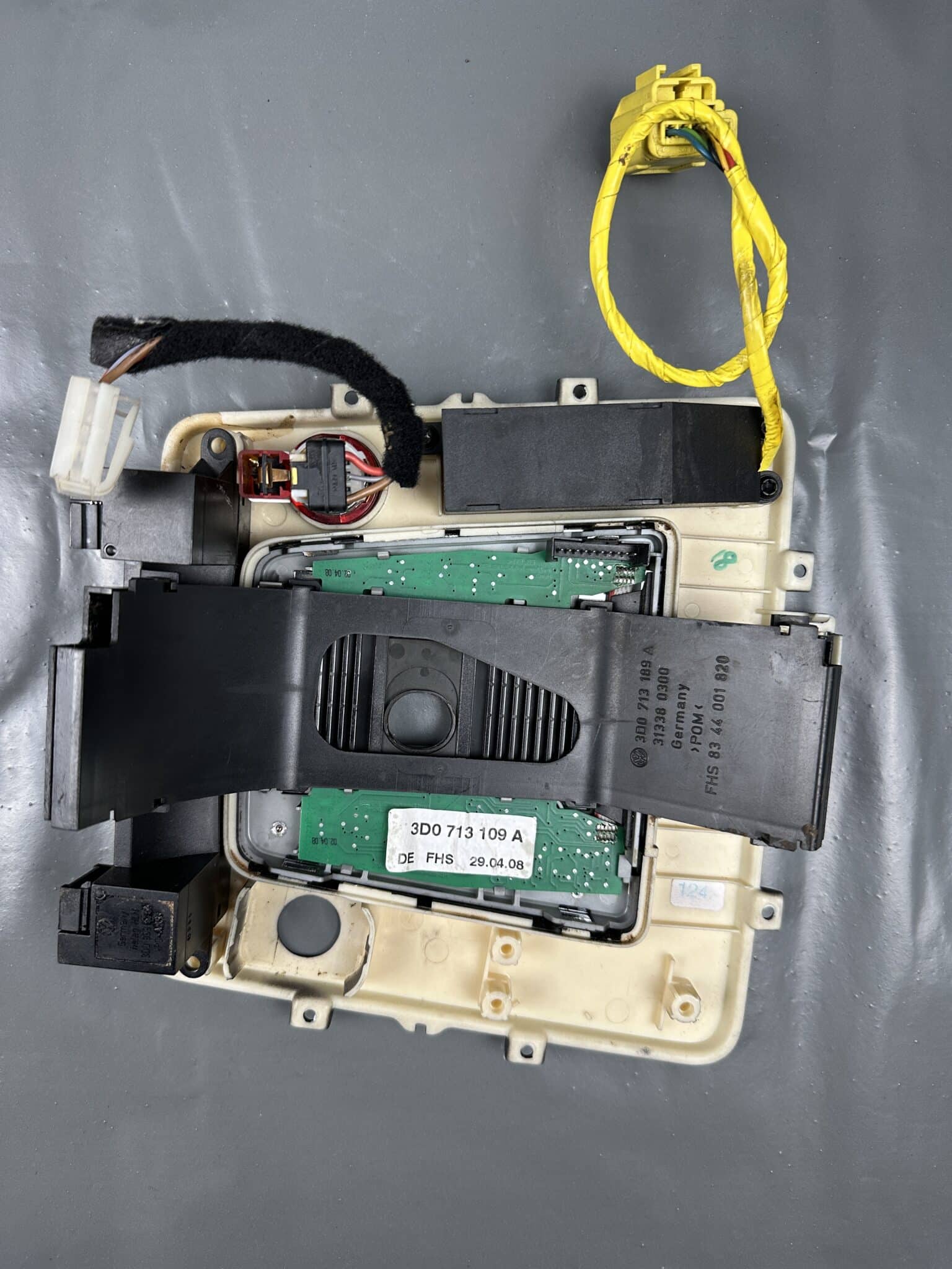 Capac seletor viteze Panou comutator VW Phaeton OEM original folosit și testat 3D0713109A