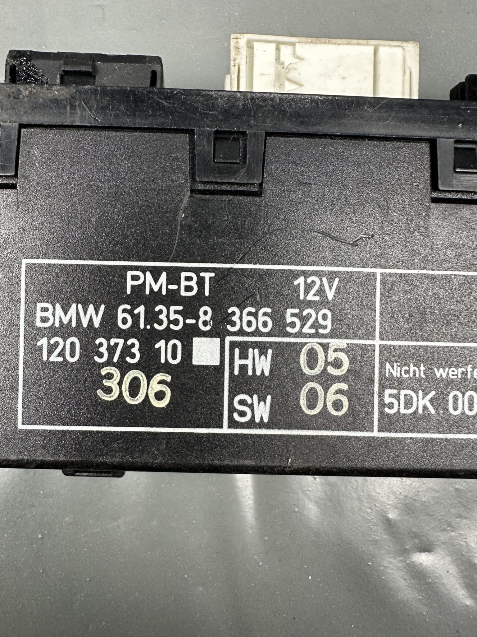 8366529 BMW E38 E39 Front Right Door Module PM-BT – OEM Used & Tested