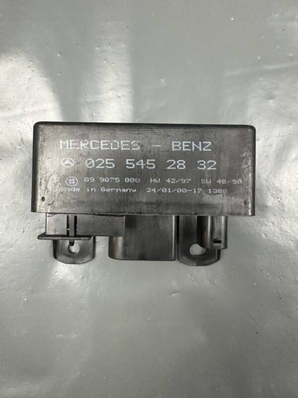 0255452832 89 9075 000 Mercedes Glow Plug Relay – OEM Used & Tested