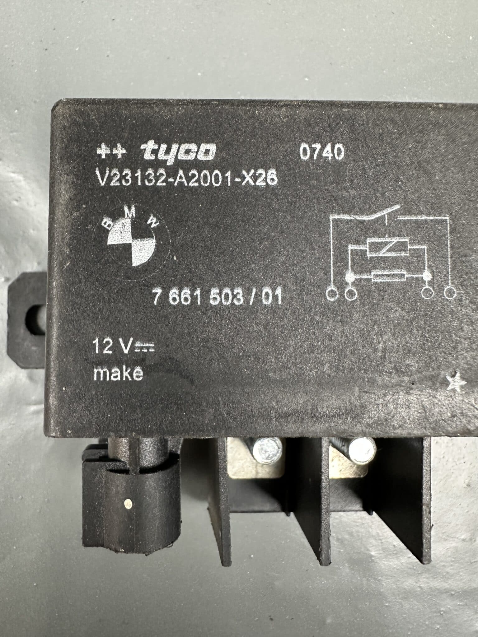 7661503 V23132-A2001-X26 Releu Incandescență Preîncălzire Diesel BMW – Original Folosit și Testat