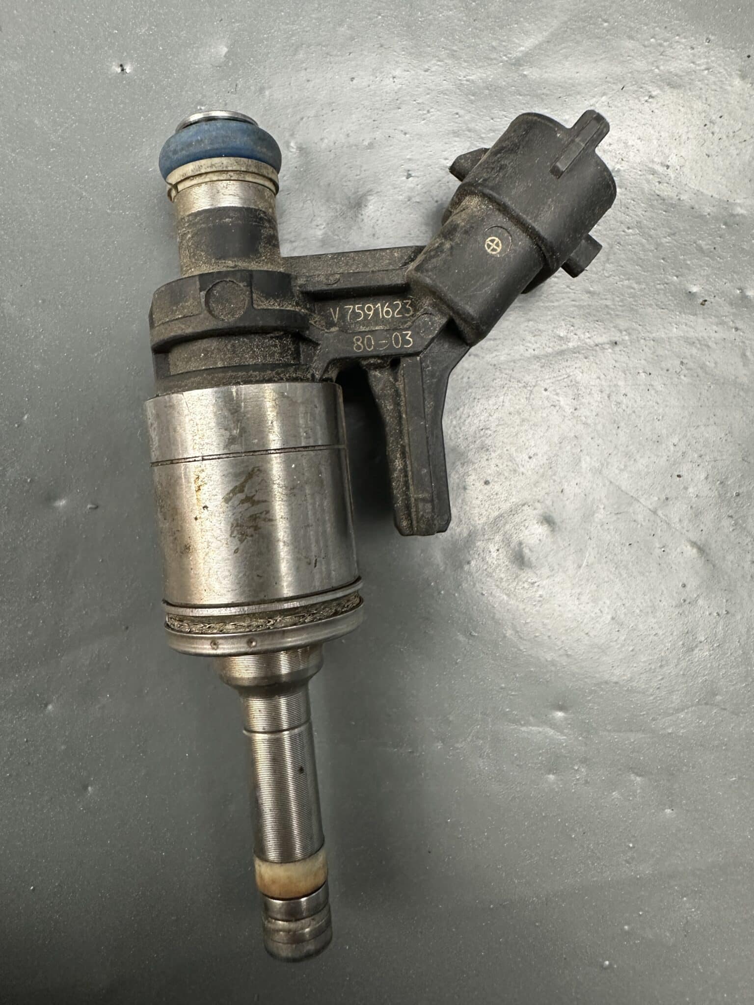 0261500073 Bosch Inyector de Combustible Gasolina Inyección Directa – Original Usado y Probado