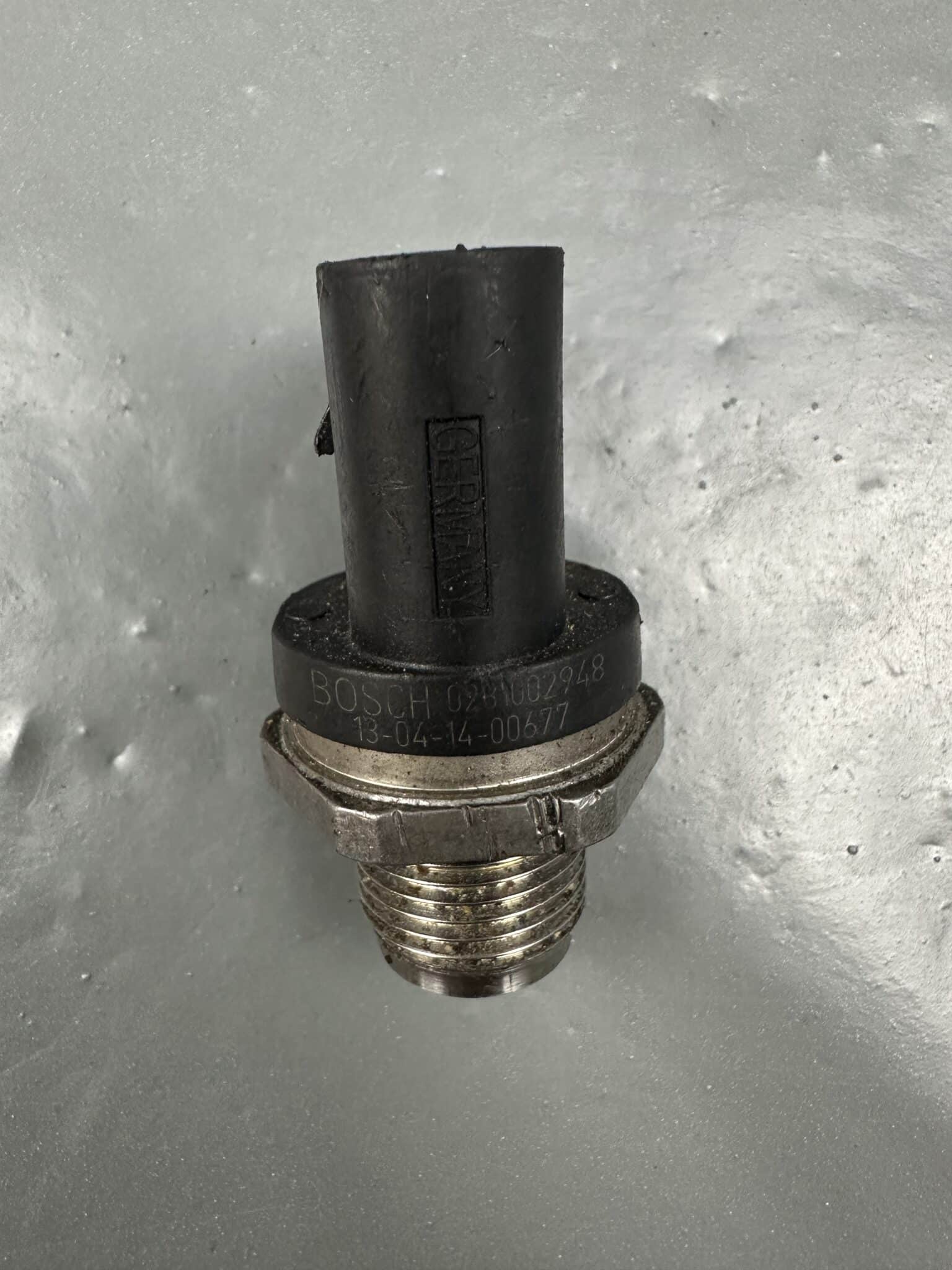 0281002948 Bosch BMW Diesel Fuel Rail Pressure Sensor – OEM Used & Tested
