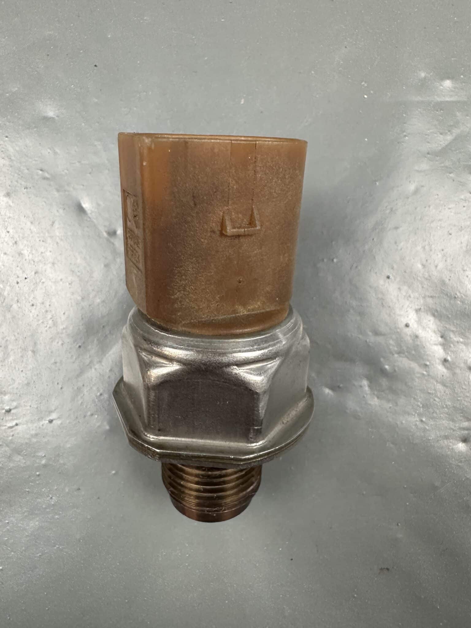 03L906051 VW Audi Seat Skoda Capteur de pression de rampe TDI CR – Pièce d'origine, d'occasion et testée