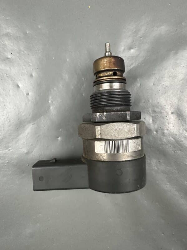 057130764H / 0281002859 VW Audi Seat Skoda Basınç Valfi – Orijinal Kullanılmış ve Test Edilmiş