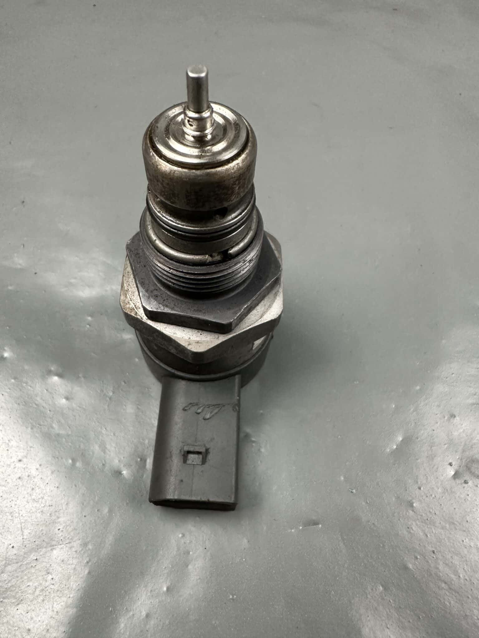 A6110780449 / 0281002494 Mercedes CDI Válvula de Control de Presión – Original Usado y Probado