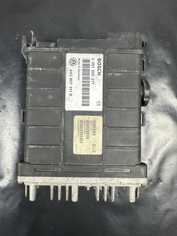 0261200271 443907311D VW Passat B3 Golf Bosch ECU – OEM Used & Tested
