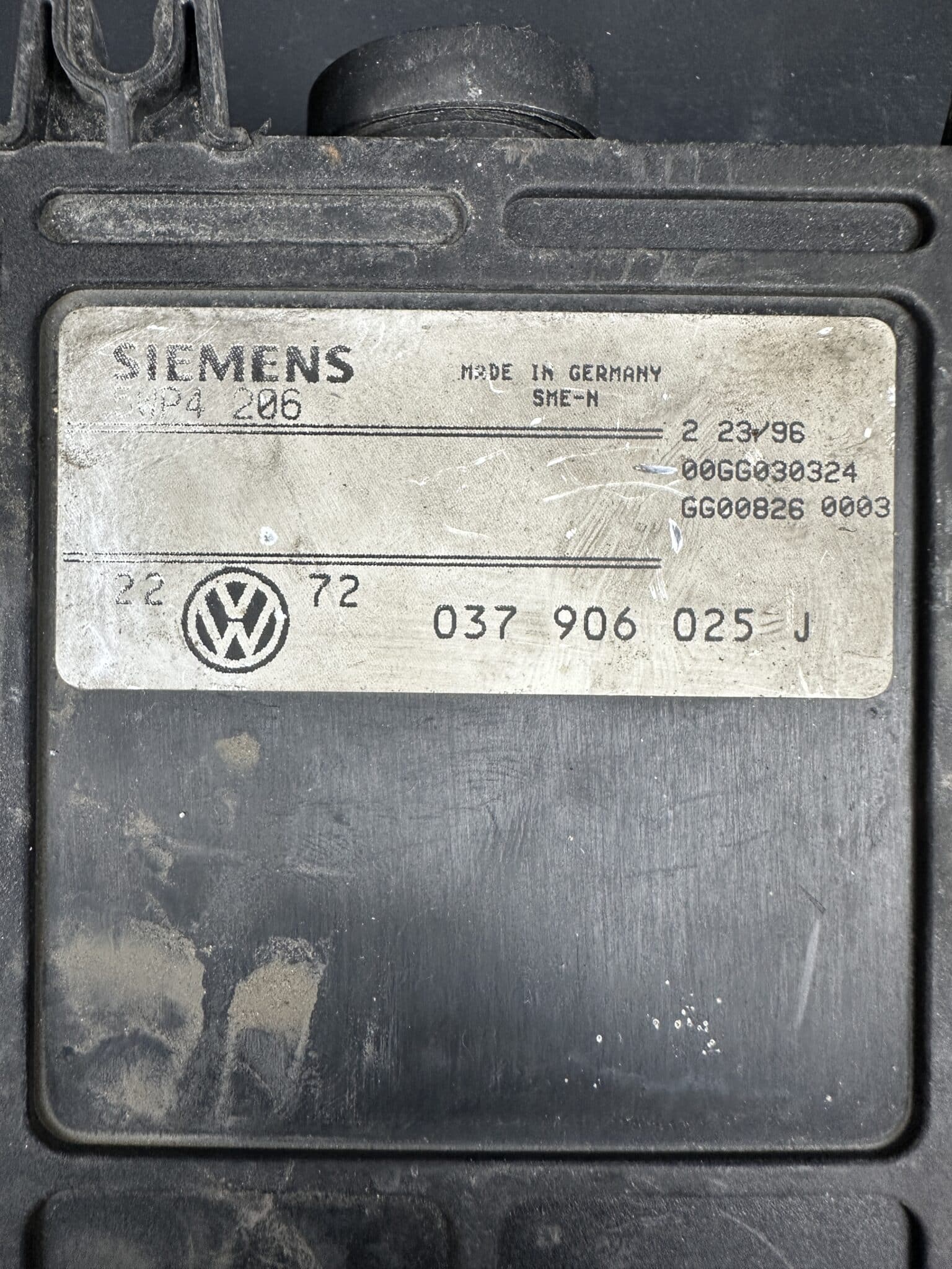 037906025J VW Golf 3 Passat B4 1.6 Siemens модул – оригинален употребяван и тестван