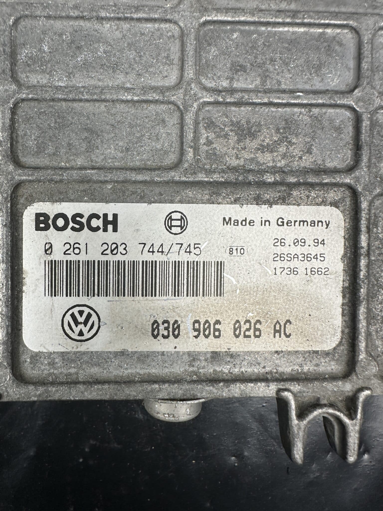 0261203744 030906026AC VW Polo 6N 1.0 Bosch ECU – Originální použitá a testovaná jednotka