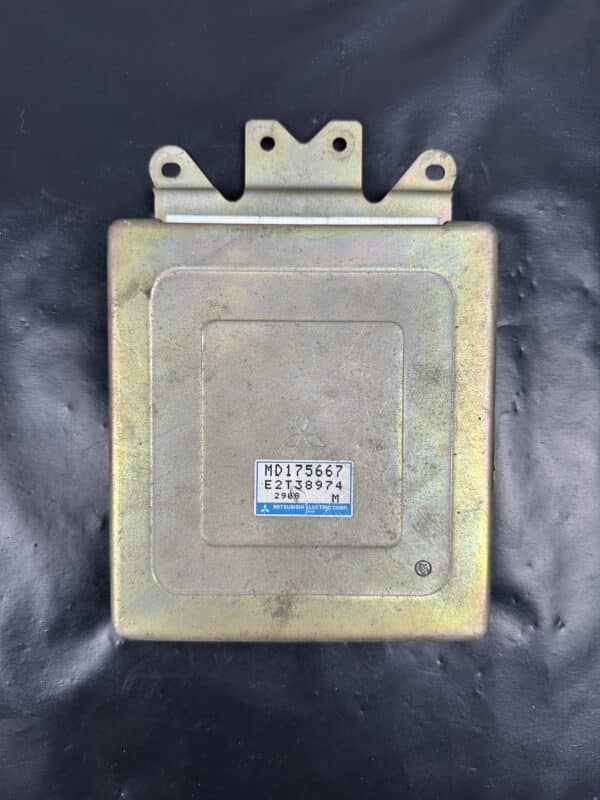 MD175667 E2T38974 Mitsubishi Colt Lancer 1.3 Модул за управление на двигателя ECU – Оригинал, употребяван и тестван