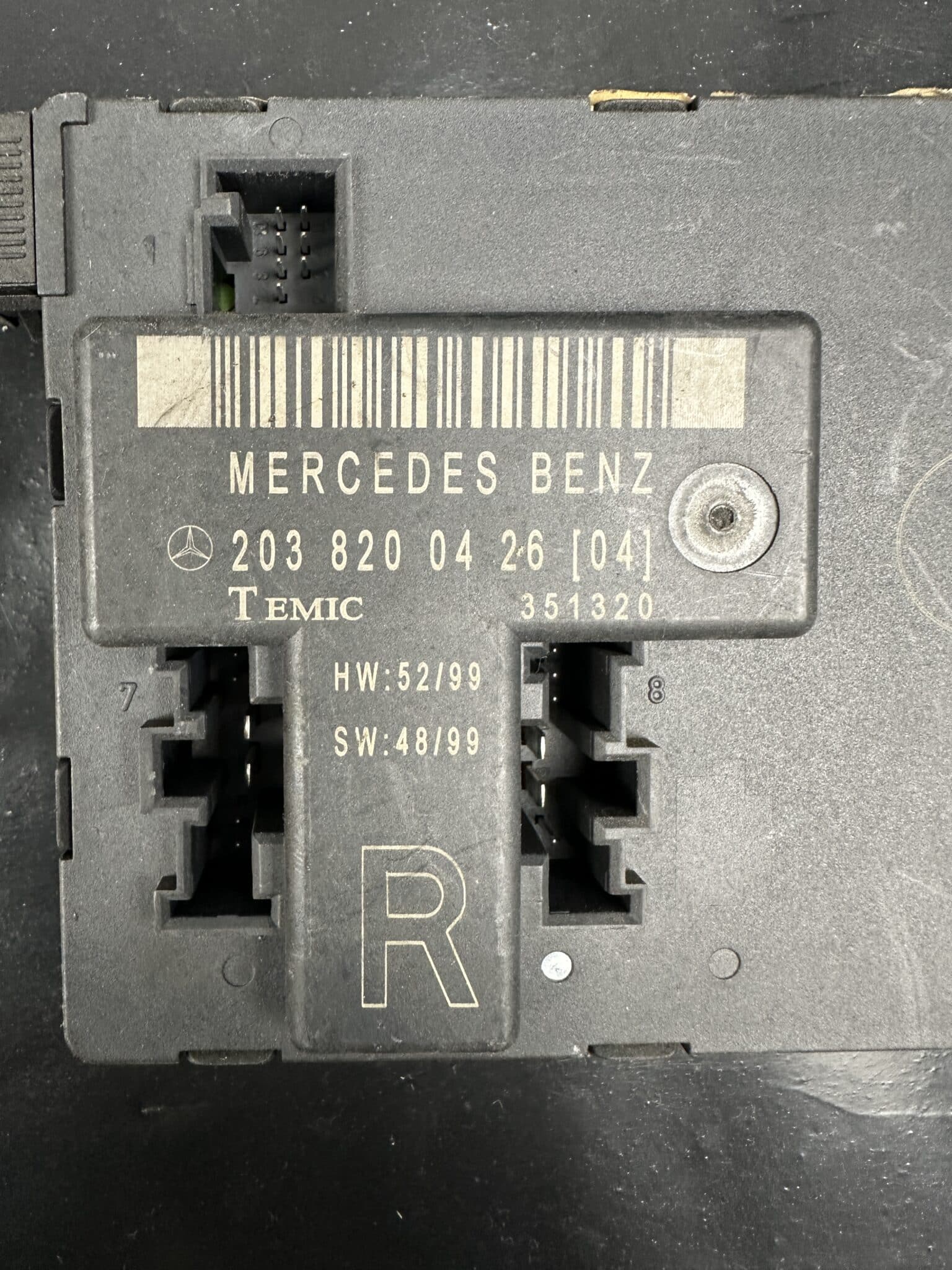 A2038200426 Mercedes W203 C-Class модул за управление на дясна врата – Оригинал, употребяван и тестван