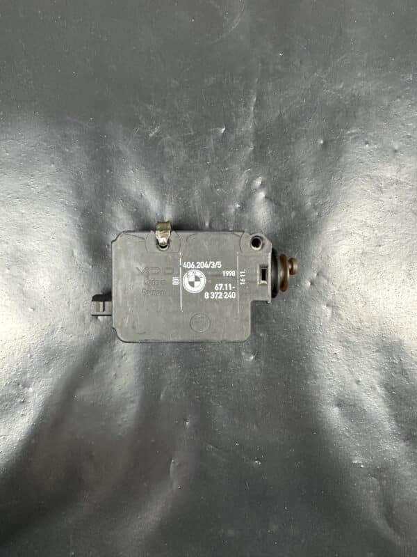 67118372240 / 406.204/3/5 BMW E46 Fuel Flap Actuator – OEM Used & Tested