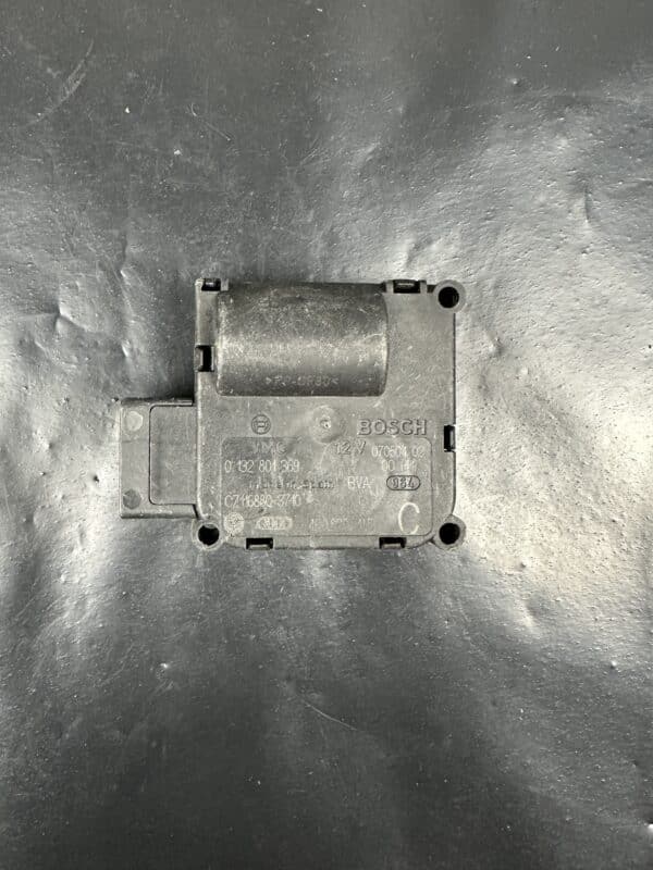 4F0820511B / 0132801369 Bosch Audi A6 C6 Актуатор на клапа на отоплението – Оригинален употребяван и тестван