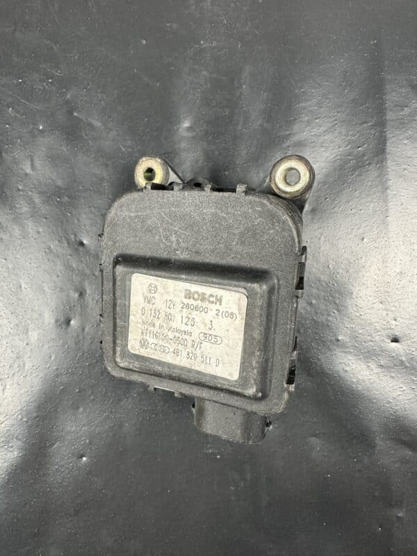 4B1820511D / 0132801125 Bosch Audi A6 C5 Heater Flap Actuator – OEM Used & Tested